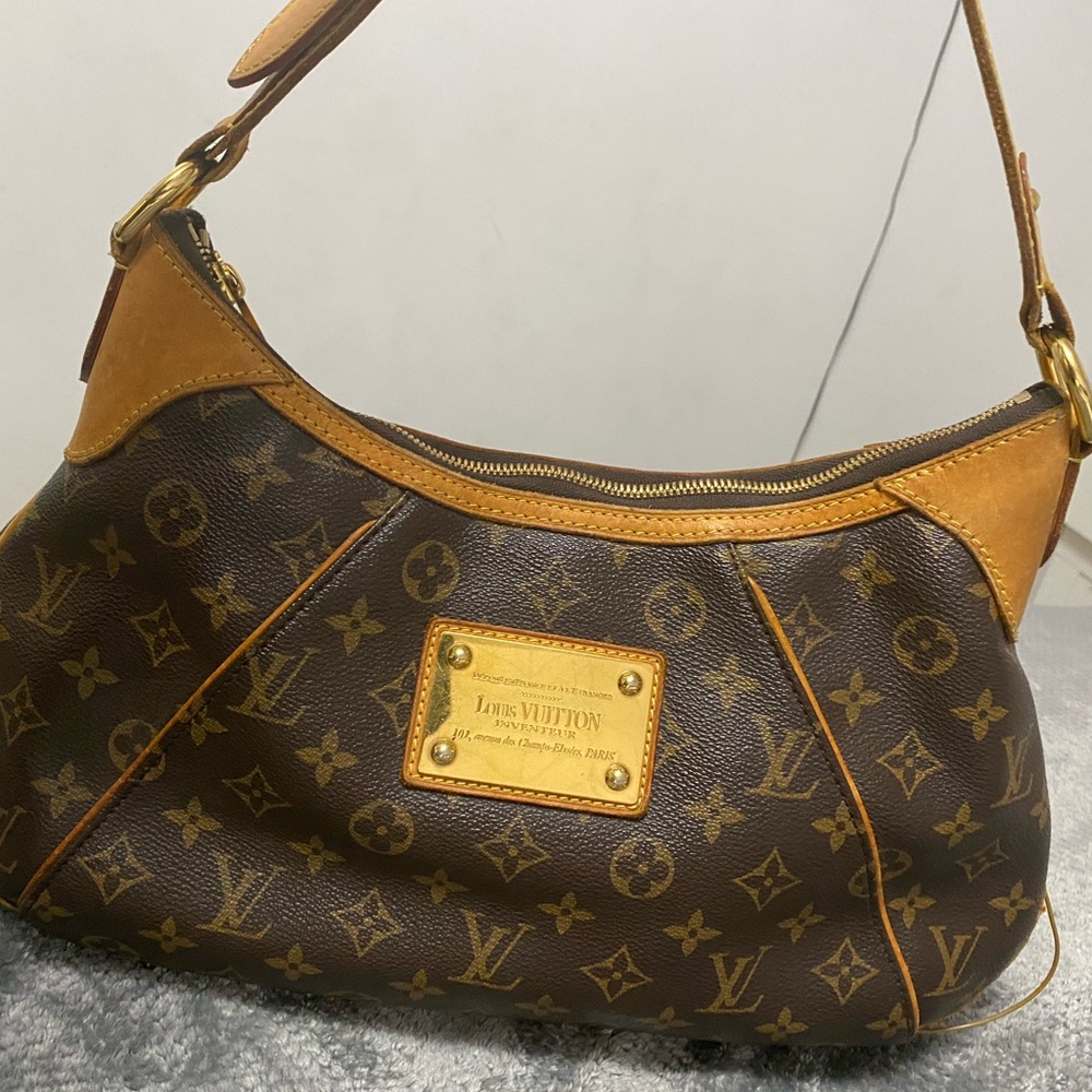 Louis Vuitton Thames Monogram GM Bag